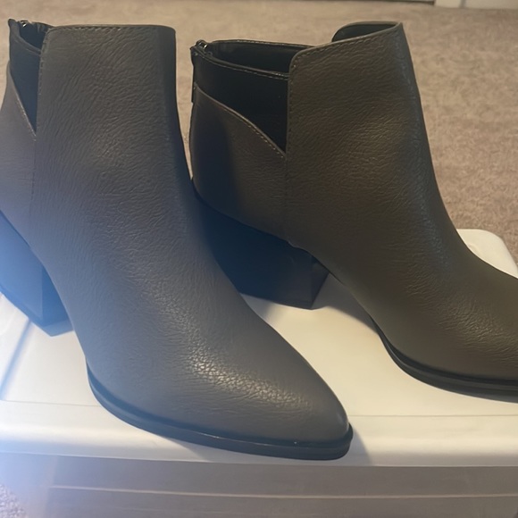 Simply Vera Vera Wang Shoes - Women’s Vera Wang Ankle Booties